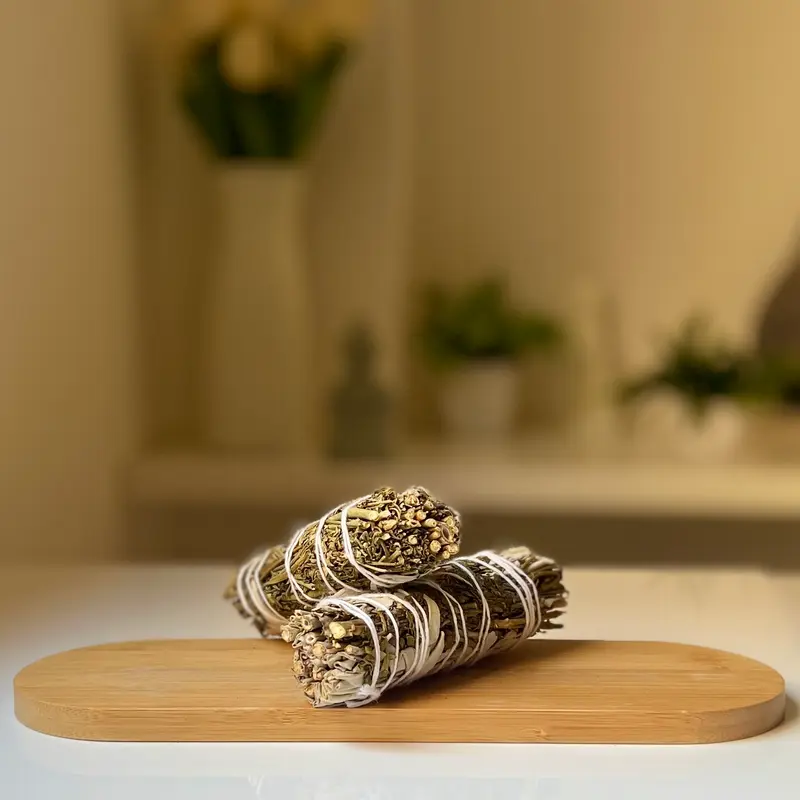 Atado de Salvia Blanca y Ruda - Limpieza, elevación y protección energética