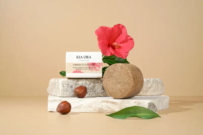 Hibisco DETOX - Champú Sólido Clarificante con Hibisco, Arcilla Volcánica y Avellana