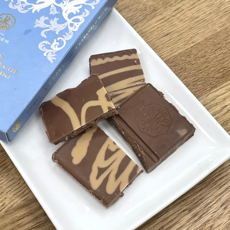 Tableta de chocolate artesano con caramelo salado